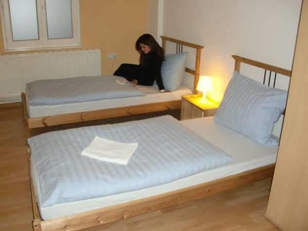 Shiva'S Citysleep โคโลญ ภายนอก รูปภาพ